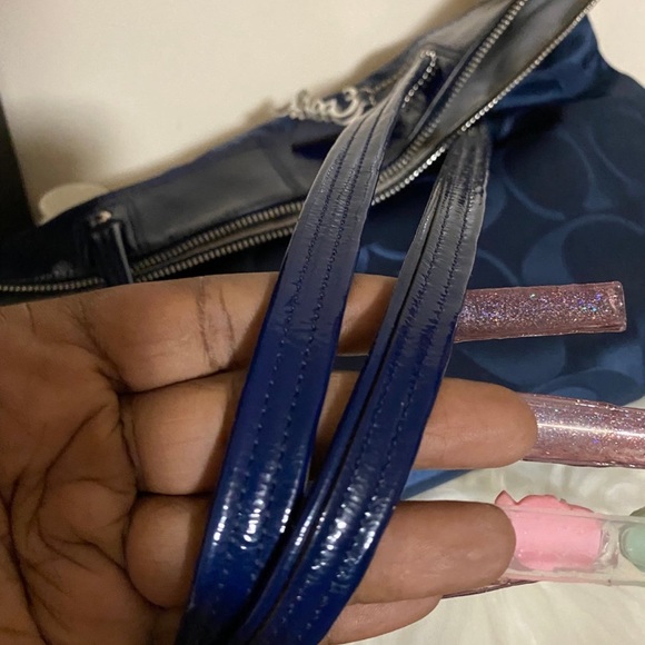 Blue large size just need to wipe it off good condition - Picture 4 of 4